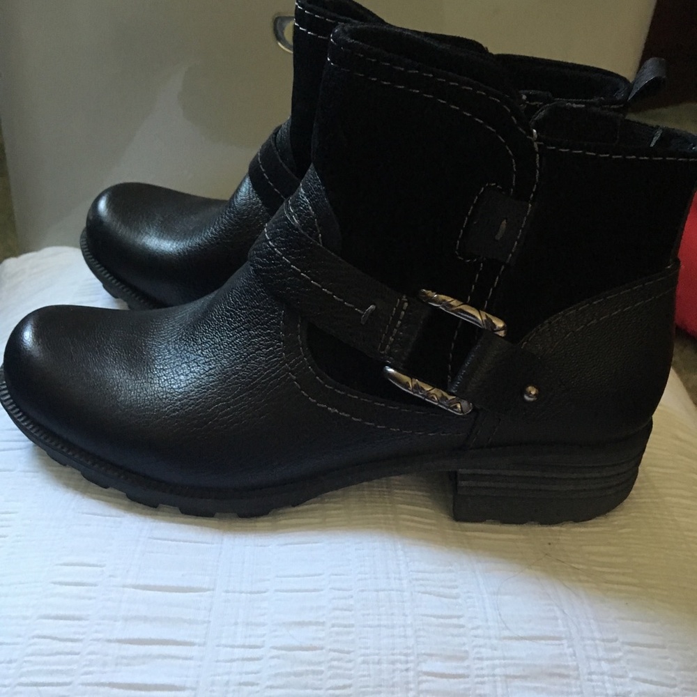 Earth Origins leather boots